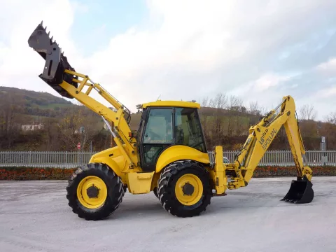 Экскаватор-погрузчик New Holland LB 115
