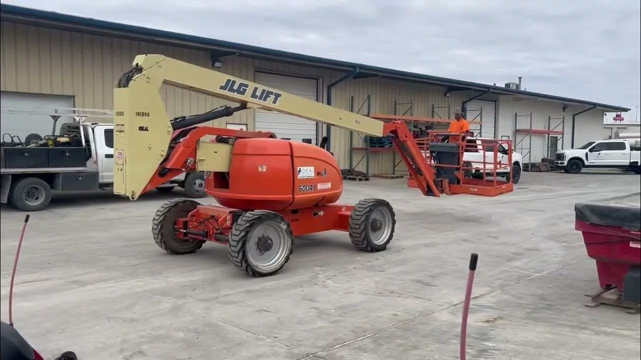 Коленчатый подъёмник JLG 600AJ