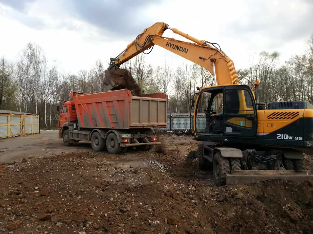 Колесный экскаватор Hyundai R210W-9S