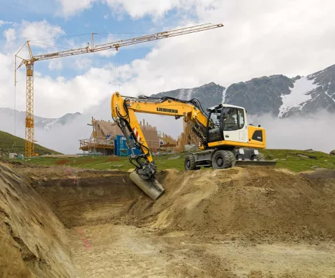 Колёсный экскаватор Liebherr A 916 Litronic