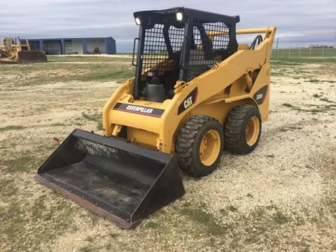 Мини-погрузчик Cat 232D3